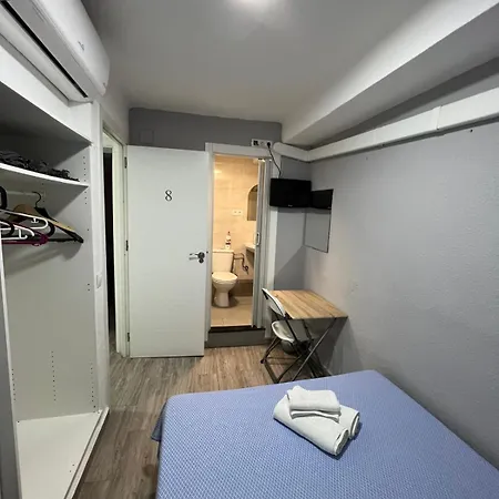 Guesthouse Central 3* 阿利坎特