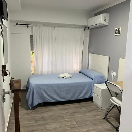Guesthouse Central 3* 阿利坎特