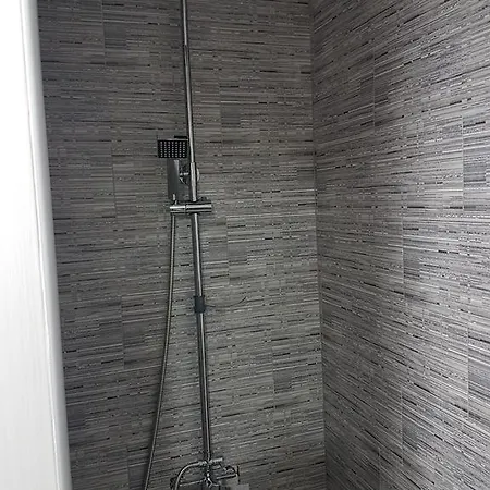 Guesthouse Central 3* 阿利坎特
